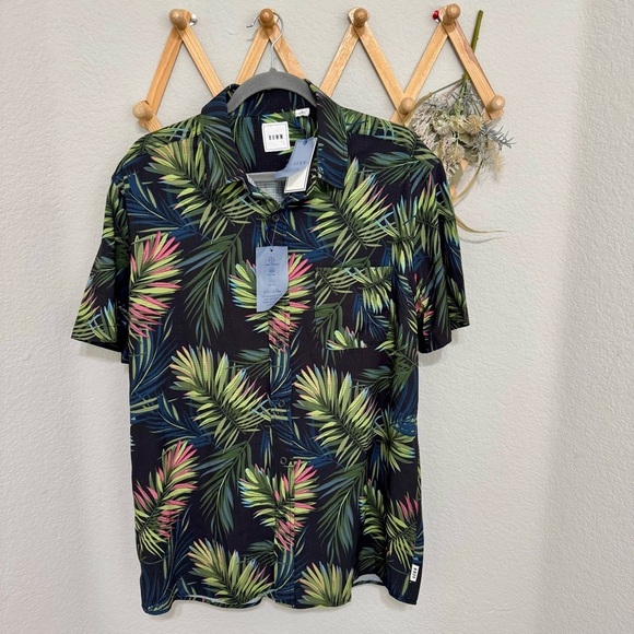 NWT! ROWM Floral Beachy Resort Upf Vacation Button Down Short Sleeve Sz L - Picture 2 of 8